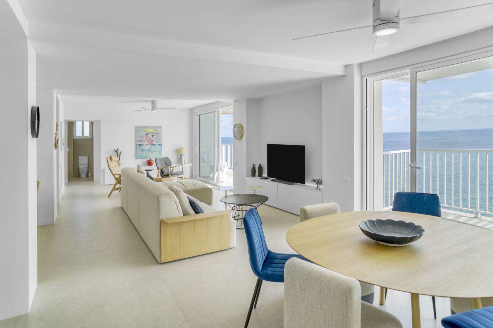 Salón con vistas al mar de un piso en alquiler